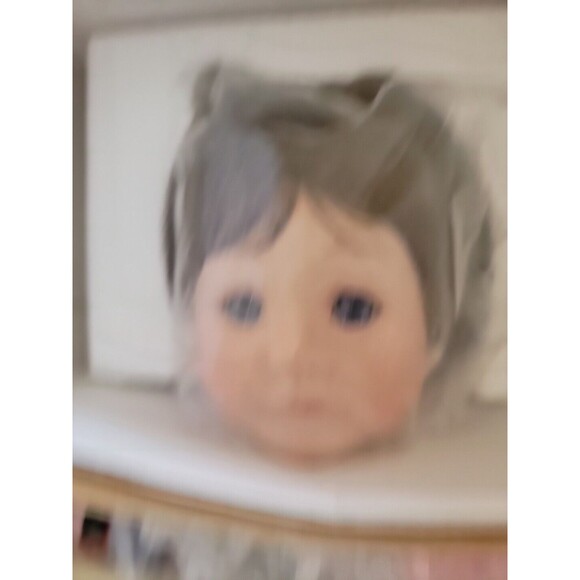 "Whitney", Limited Edition Doll by Holly Hunt, #77/600, Rare Find - Picture 5 of 7